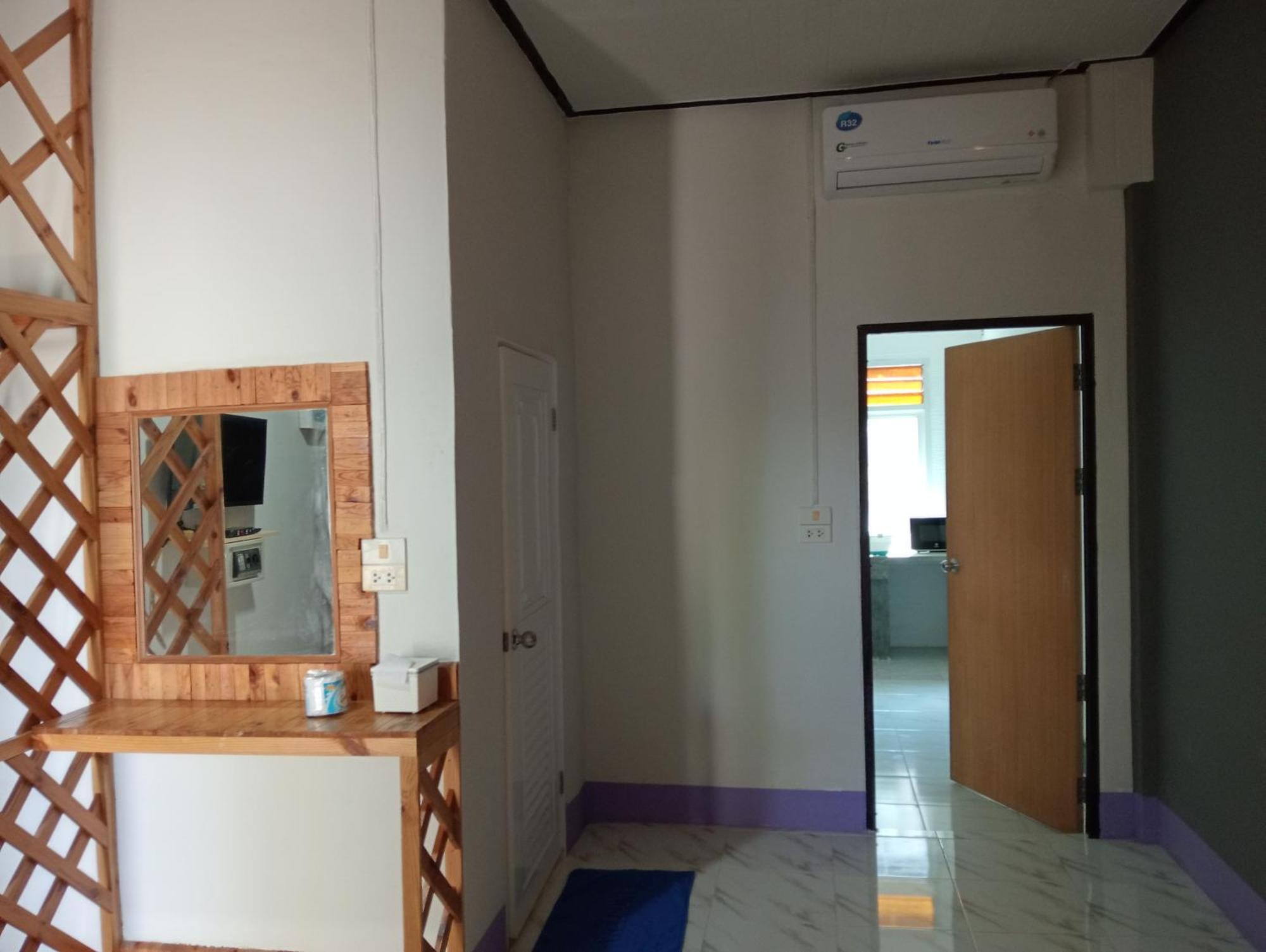 Lanta Beautiful Beach House Ко-Ланта Номер фото