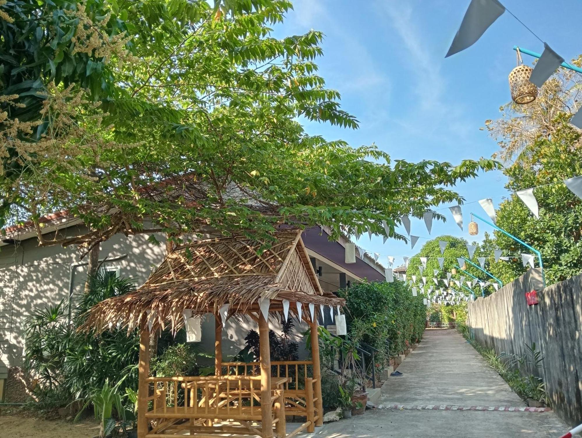 Lanta Beautiful Beach House Ко-Ланта Номер фото